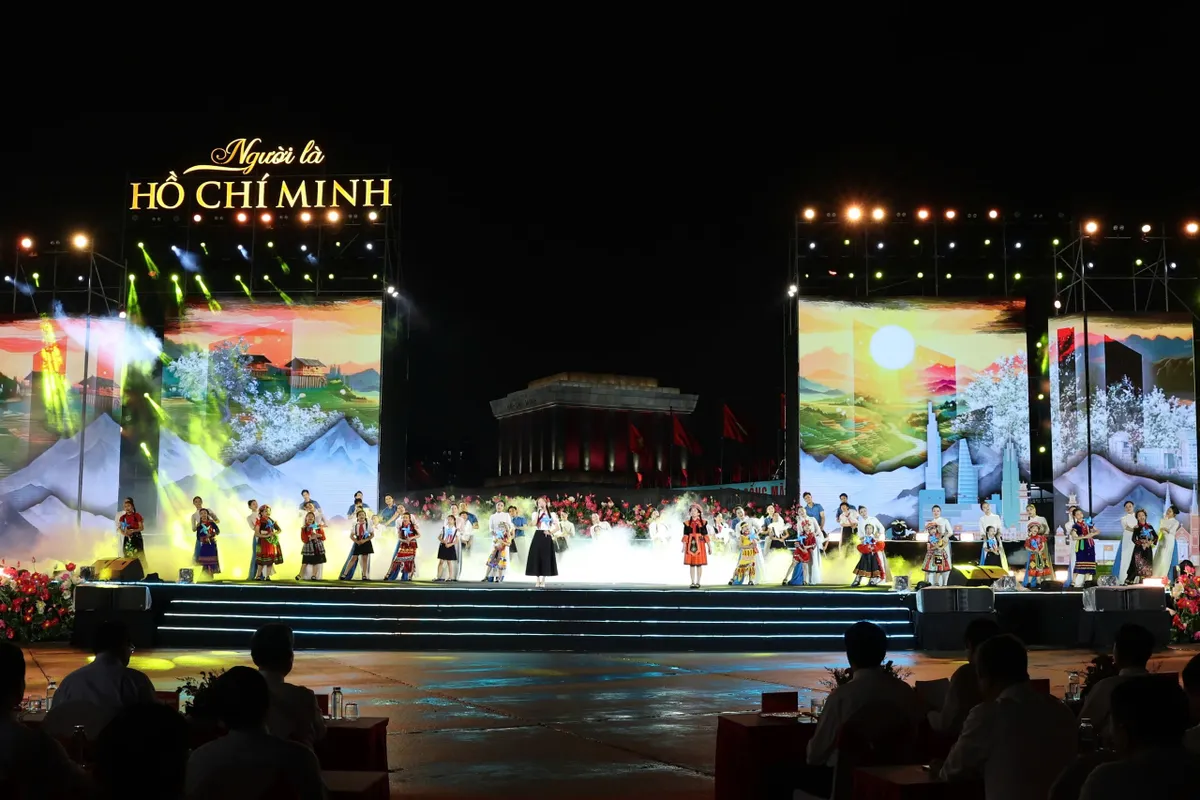 Hình tượng Chủ tịch Hồ Chí Minh với thiếu nhi được tái hiện tại chương trình Hình tượng Chủ tịch Hồ Chí Minh với thiếu nhi được tái hiện tại chương trình
