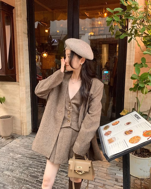 Áo gile và blazer trong outfit