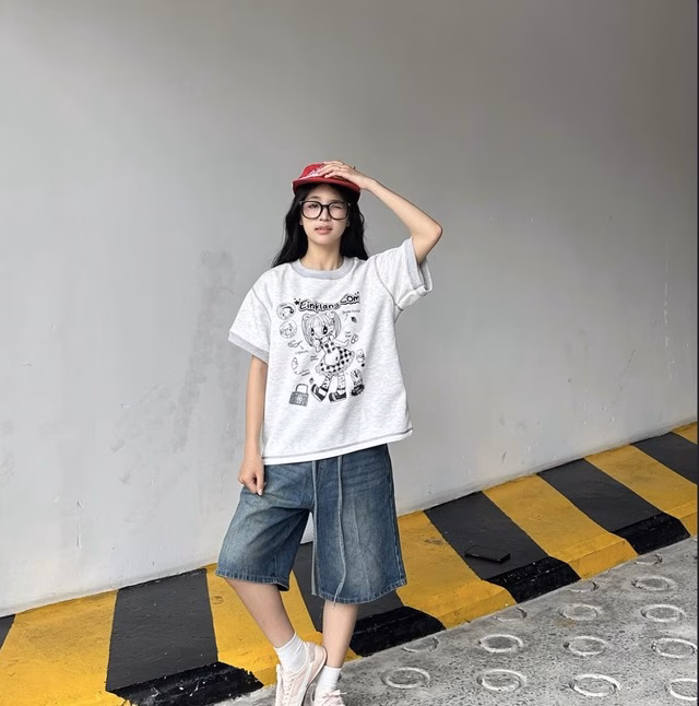 Áo thun boxy và quần shorts lửng ÁomixedReality thun boxy kết hợp cùng quần shorts