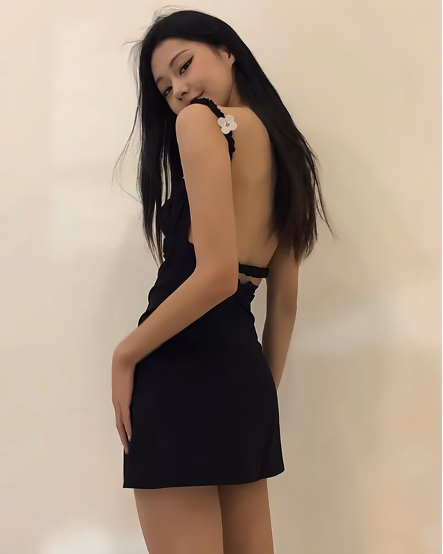 Váy hai dây hở lưng Váy hai dây hở lưng