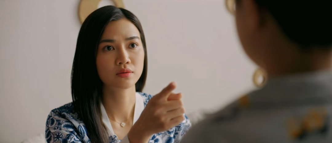 Anh Đào trong vai Oanh Anh Đào trong vai Oanh - một bà mẹ đơn thân trong phim Cầu vồng ở phía chân trời