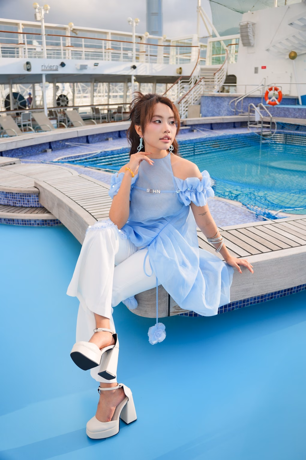 Phương Mỹ Chi tham gia cuộc thi âm nhạc châu Á sau Em xinh -2 Phương Mỹ Chi tham gia cuộc thi âm nhạc châu Á sau Em xinh -2