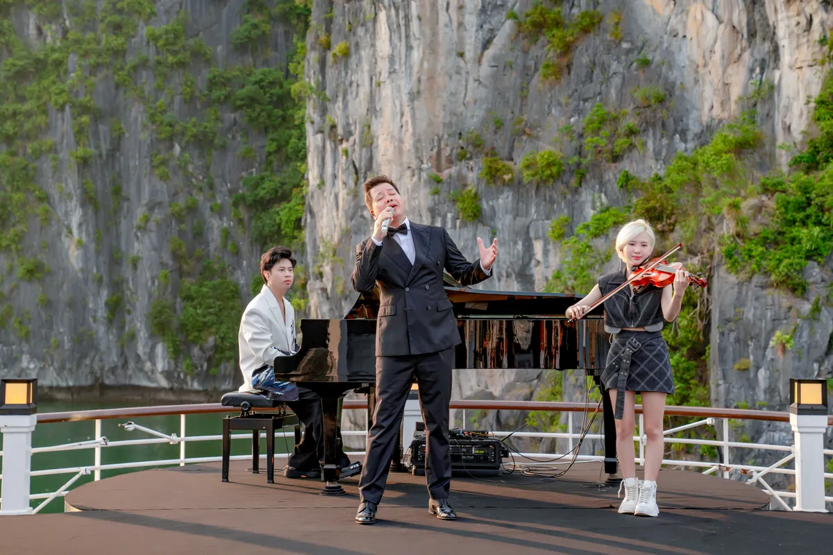 NSƯT Đăng Dương và bản giao hưởng giữa trời nước Hạ Long - Ảnh3. NSƯT Đăng Dương và bản giao hưởng giữa trời nước Hạ Long - Ảnh3.