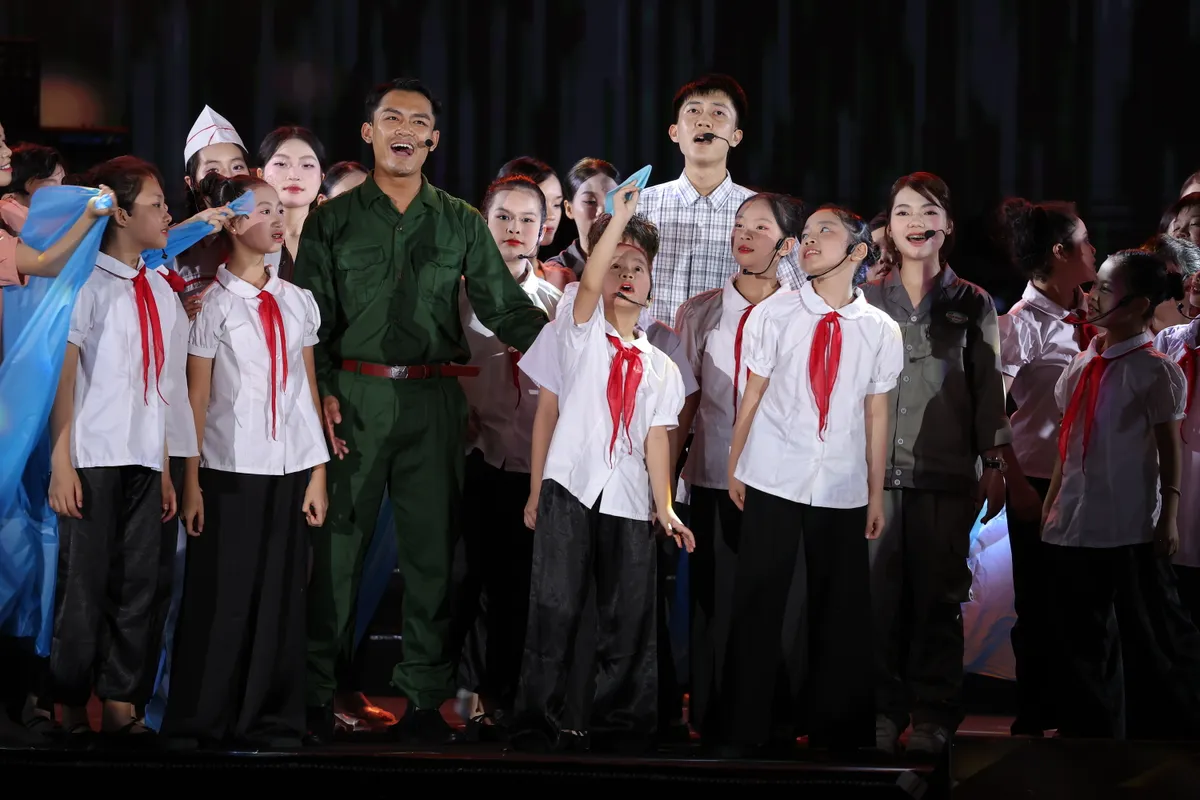 Thu Phương, Quốc Thiên làm bùng nổ sân khấu “Dòng chảy khát vọng” tại Hải Phòng - Ảnh1. Thu Phương, Quốc Thiên làm bùng nổ sân khấu “Dòng chảy khát vọng” tại Hải Phòng - Ảnh1.