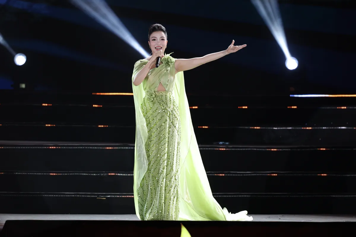 Thu Phương, Quốc Thiên làm bùng nổ sân khấu “Dòng chảy khát vọng” tại Hải Phòng - Ảnh3.