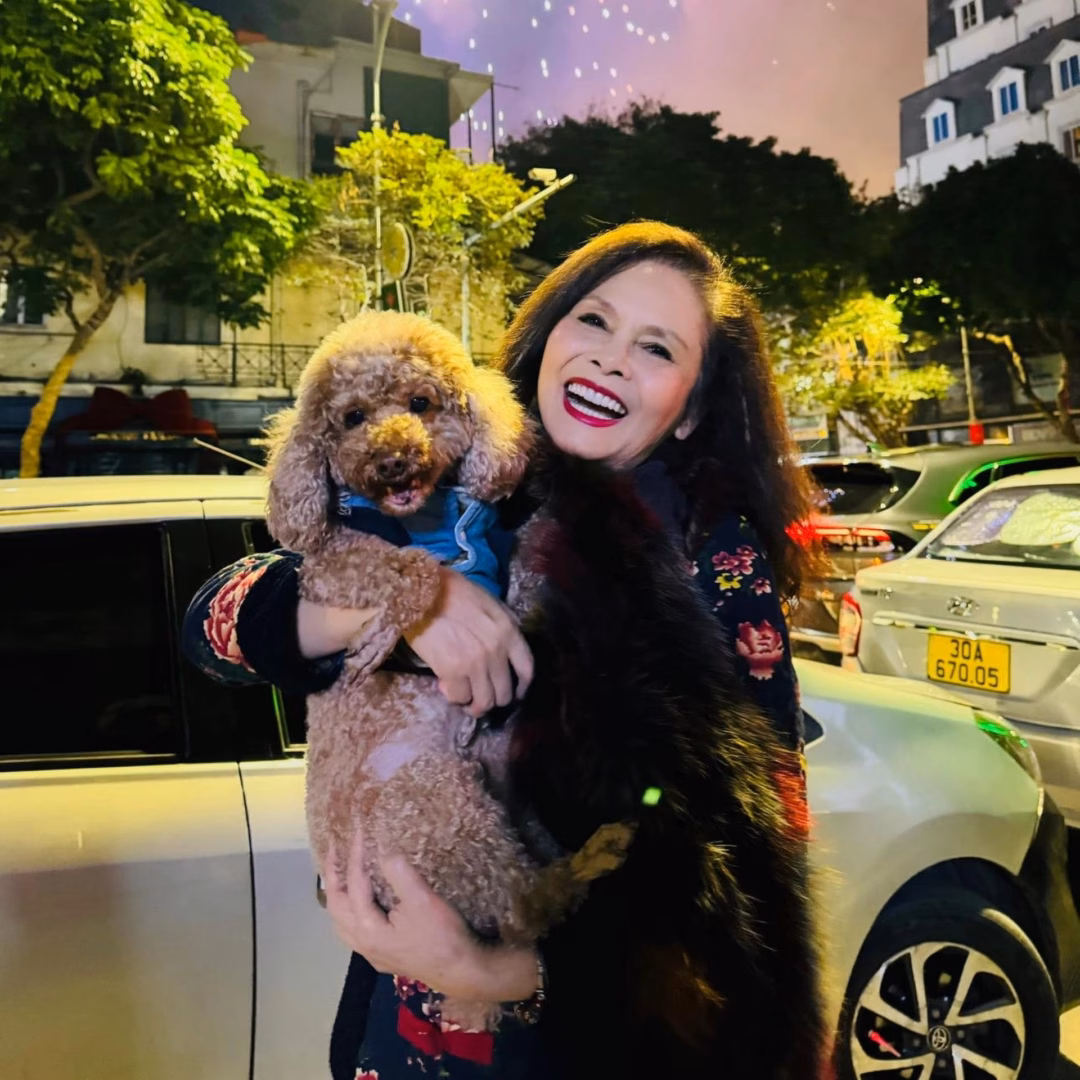 NSND Minh Châu và chú chó Nhem NSND Minh Châu và chú chó Nhem