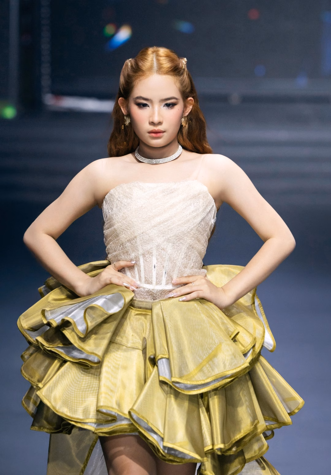 Trần Bảo Châu trên sàn diễn Vietnam Fashion International Week 2025 Trần Bảo Châu trên sàn diễn Vietnam Fashion International Week 2025