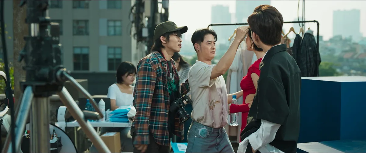 Dàn cast của Dưới đáy hồ