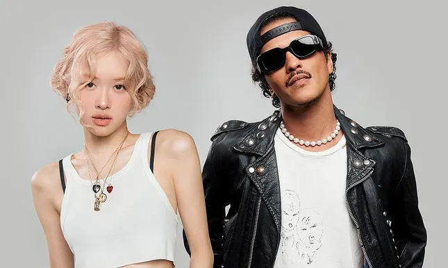 Rosé và kỷ lục gây tranh cãi