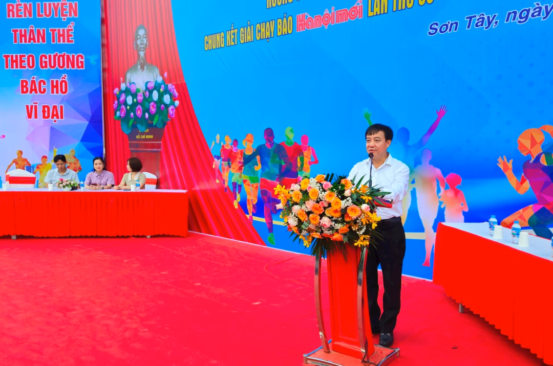 Cán bộ, công nhân, viên chức, người lao động hưởng ứng Ngày chạy Olympic Cán bộ, công nhân, viên chức, người lao động, lực lượng vũ trang, học sinh trên địa bàn thị xã hưởng ứng Ngày chạy Olympic