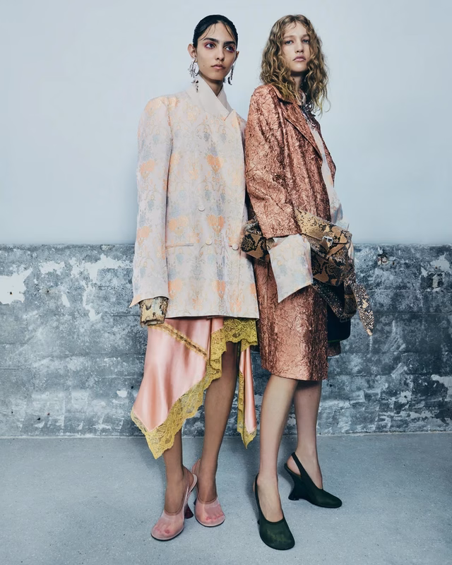 Váy viền ren bất đối xứng Váy viền ren bất đối xứng của Dries van Noten