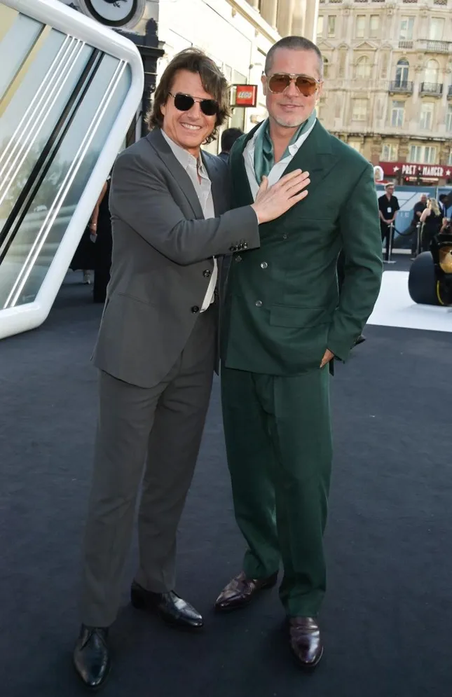 Brad Pitt và Tom Cruise Brad Pitt và Tom Cruise chào hỏi nhau