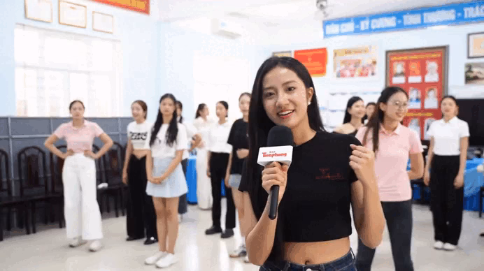 Thí sinh Hoa hậu Việt Nam tập luyện Thí sinh Hoa hậu Việt Nam tập luyện