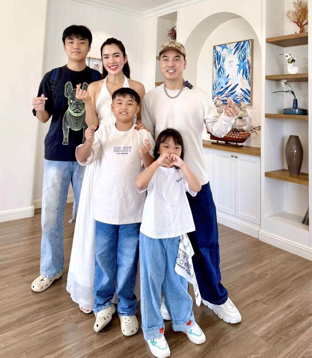 Ưng Hoàng Phúc và con cái Ưng Hoàng Phúc và con cái