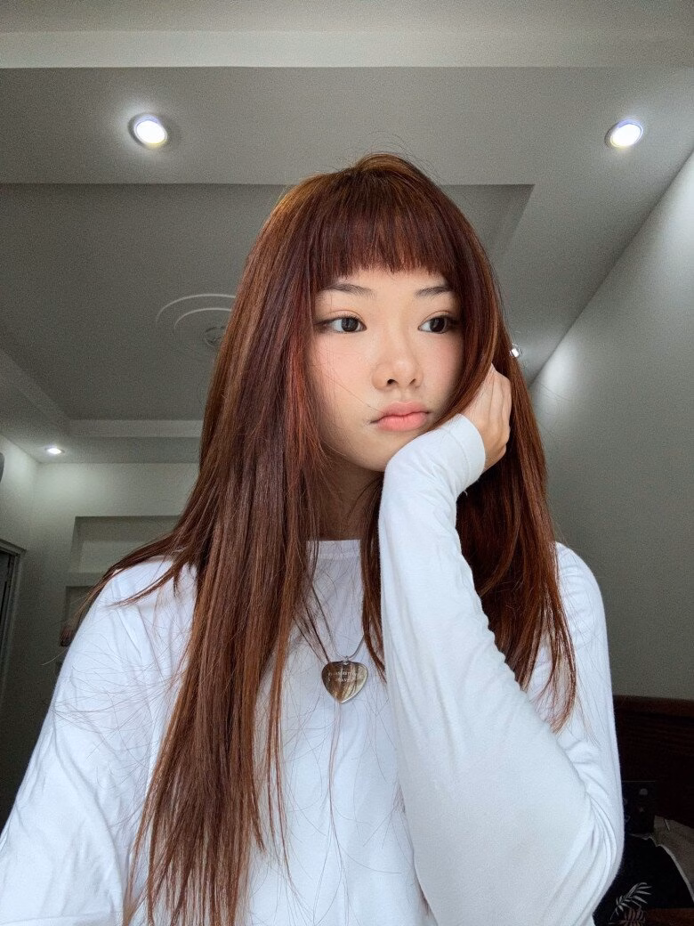 Ánh Sáng AZA – Nàng thơ Gen Z với hành trình âm nhạc ấn tượng Cô gái Gen Z có tên đặc biệt ở Em xinh say hi: Nhan sắc như nàng thơ, gu thời trang amp;#34;đỉnh khỏi bànamp;#34; - 3