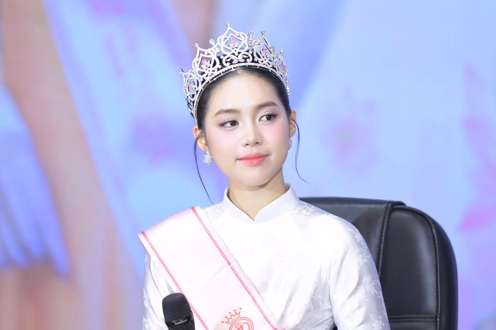 Á hậu Châu Anh tại sự kiện