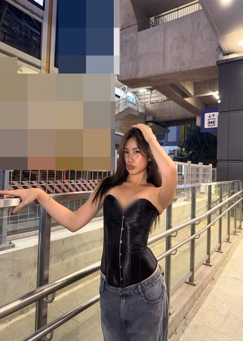 Con gái nhạc sĩ Lưu Thiên Hương lộ diện với visual lấn át, body chuẩn mỹ nữ Lưu Thiên Hương chia sẻ trên Vietnamnet, Vy Uyên có thân hình đẹp nhờ giữ kỷ luật trong tập luyện, dinh dưỡng. Ảnh: Instagram Vy Uyên.