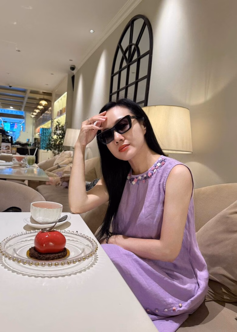 Con trai Hồ Ngọc Hà lộ diện sau cắt tóc, nhan sắc ra sao mà dân tình kẻ khen người chê? Sao Việt 24h: Hồ Ngọc Hà đưa Leon đi cắt tóc, amp;#34;út úamp;#34; ngày nào giờ gương mặt nam tính, điển trai giống hệt bố Kim Lý - 11