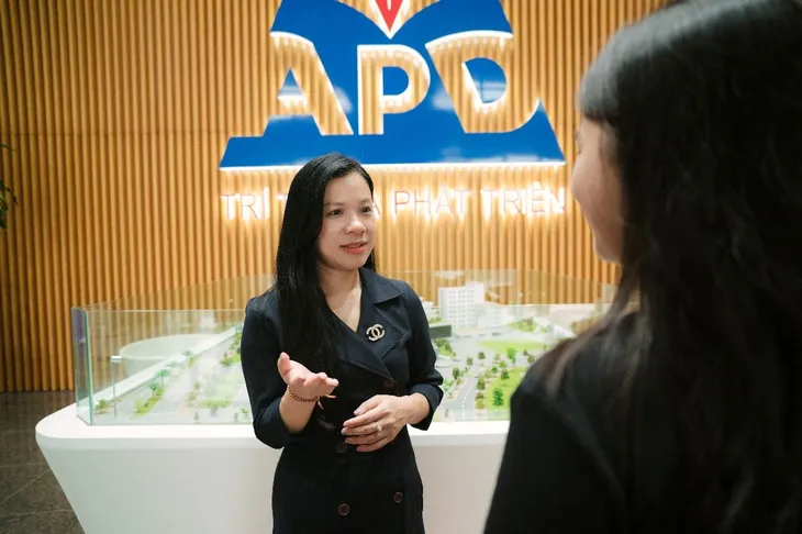 Cử nhân Quản trị Kinh doanh Du lịch: Mở ra cơ hội tương lai với ngành công nghiệp không khói TIẾN SĨ NGUYỄN LAN ANH CHIA SẺ VỀ SỨ MỆNH ĐÀO TẠO CỦA CHUYÊN NGÀNH QUẢN TRỊ KINH DOANH DU LỊCH