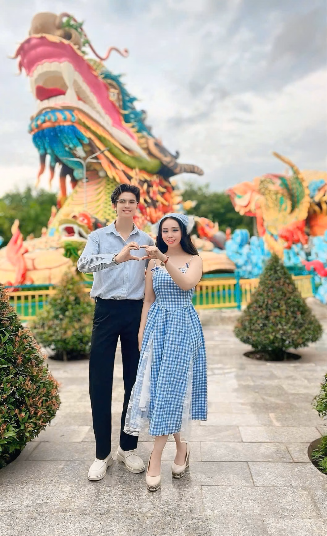 Hoa hậu Thanh Hằng và Minh Châu khám phá Suối Tiên