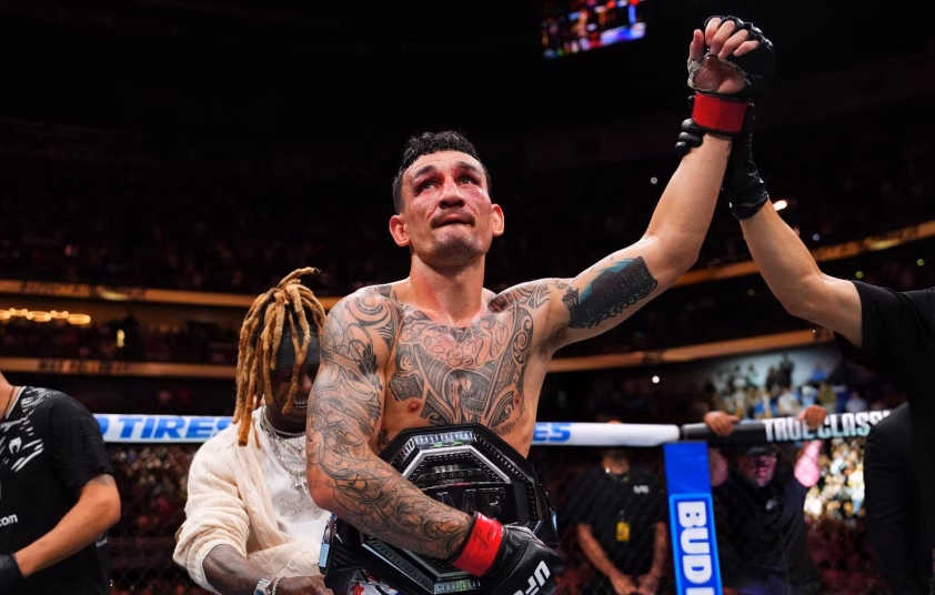 Holloway thắng nghẹt thở Poirier, bảo vệ đai vô địch BMF tại UFC318 Max Holloway bảo vệ thành công đai BMF