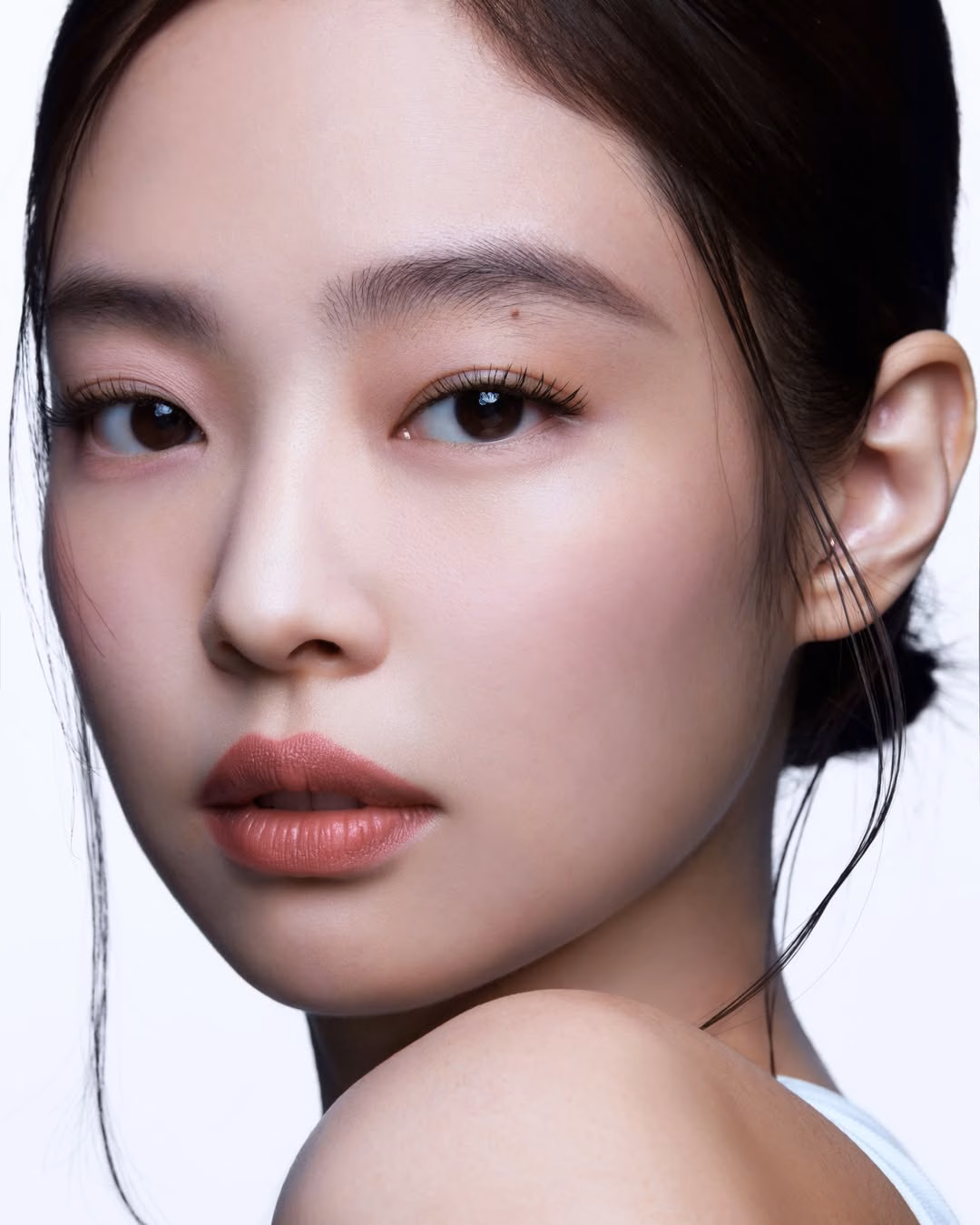 Jennie chấm dứt hợp tác với Hera, úp mở mối quan hệ mới với Chanel Beauty? Jennie kết thúc mối quan hệ 6 năm, fan đồng tình vì idol không được coi trọng- Ảnh 2.
