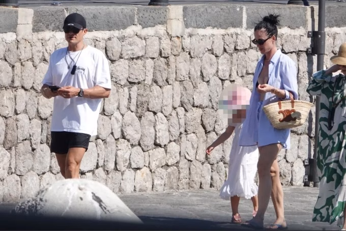 Katy Perry và Orlando Bloom đoàn tụ vì con gái Katy Perry và Orlando Bloom đoàn tụ vì con gái