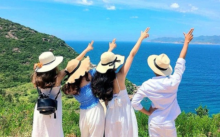 Kinh doanh ăn uống, dịch vụ phòng chờ ở sân bay lãi lớn Khi sân bay tấp nập, các hãng bán trà sữa, dịch vụ phòng chờ báo lãi lớn - Ảnh 4.