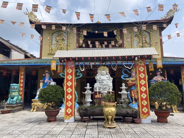 Lật mặt bài vị 2 con trai của diễn viên Thiên An, chủ chùa lên tiếng Ngôi chùa này có một khu vực riêng dành cho việc thờ cúng vong linh