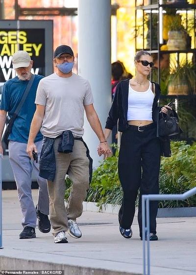 Leonardo DiCaprio phong độ, sống kín tiếng từ khi yêu bạn gái kém 24 tuổi - 5