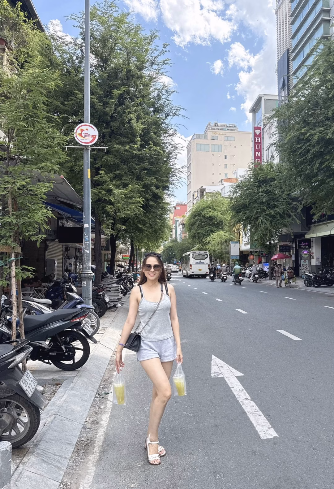 Minh Thư: Mỹ nhân phim Gái nhảy, đời tư sóng gió và hành trình tìm hạnh phúc Minh Thư về Việt Nam để quay MV mới và thăm gia đình, du lịch