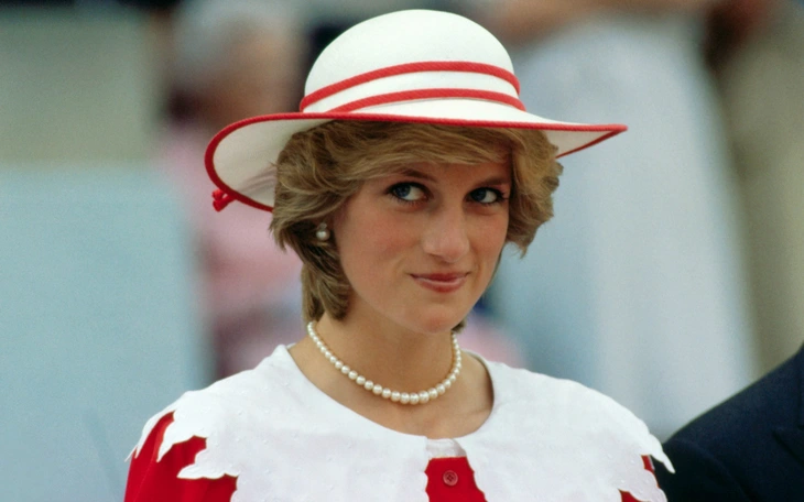 Người mẫu Kitty Spencer: Nhan sắc quý tộc và phong cách hoàng gia của cháu gái Công nương Diana Lady Kitty Spencer – Vẻ đẹp quý tộc thừa hưởng từ Công nương Diana - Ảnh 12.
