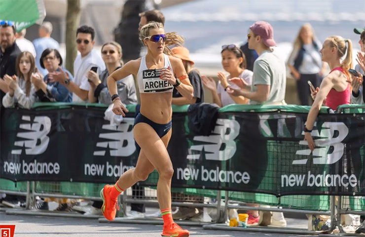 Nữ VĐV Nguyễn Tiểu Phương lên tiếng về trang phục gây tranh cãi của hot girl gym tham gia chạy bộ Hình ảnh một chân chạy thi đấu ở giải quốc tế