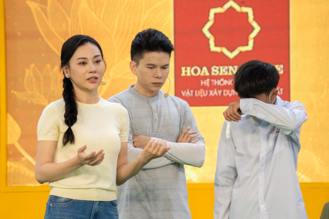Phương Oanh: Biến cố tuổi 15 tôi luyện tinh thần thép Bà xã shark Bình - diễn viên Phương Oanh bật khóc kể về biến cố năm 15 tuổi- Ảnh 2.