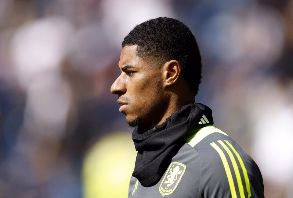 Pogba phản ứng bất ngờ khi Rashford cập bến Barca Bronze da Euro 2025 voi chan gay va van vo dich hinh anh