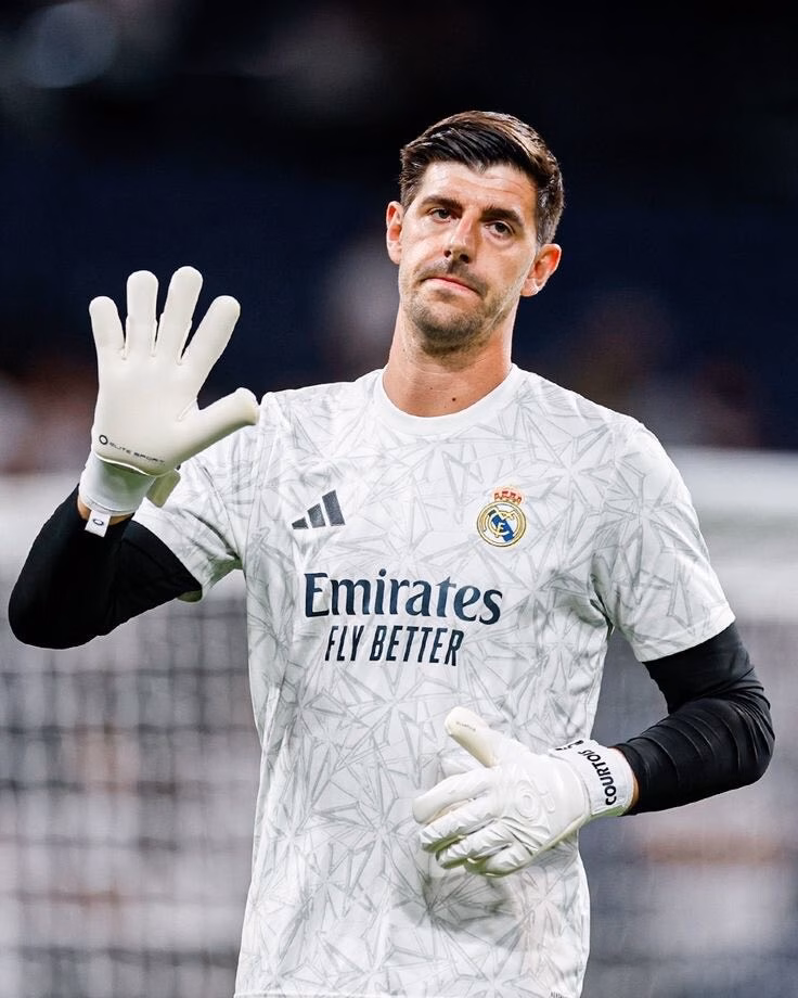 Real Madrid đạt thỏa thuận gia hạn hợp đồng với thủ môn Courtois tới 2027 Real vẫn cần Courtois – Ảnh: @realmadrid