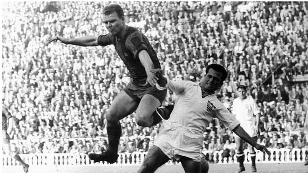 Số 10 huyền thoại của Barca: Lamine Yamal có thể viết tiếp lịch sử? Laszlo Kubala. Đây được xem là siêu sao đầu tiên thường xuyên khoác áo số 10 của Barca.