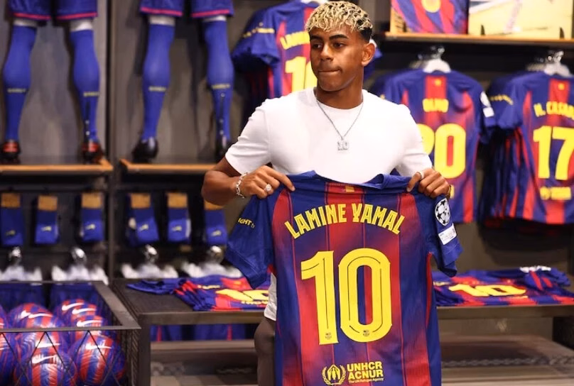 Tài năng 18 tuổi của Barcelona nhận áo số 10 và tuyên bố tham vọng cùng đội bóng Endrick cưới
