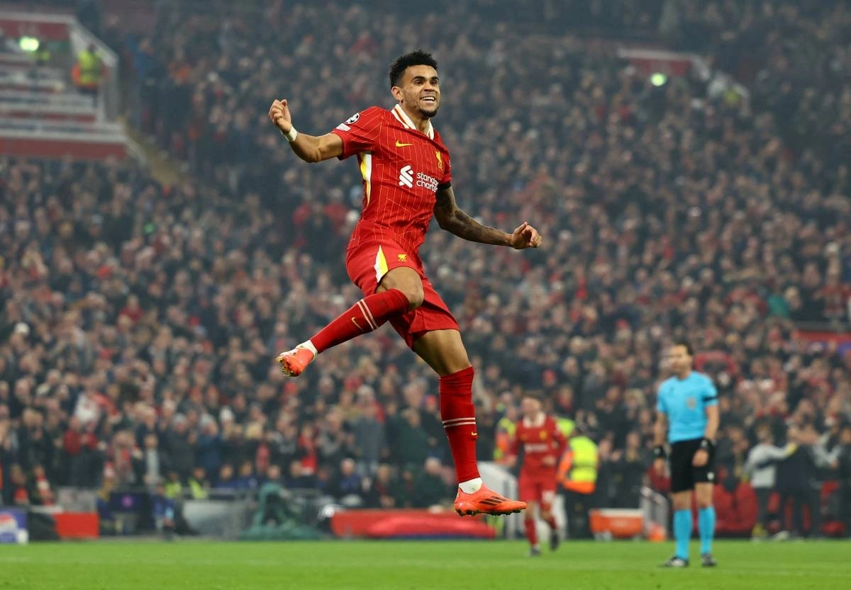 Barca bất ngờ muốn mua sao Man Utd thay thế Lamine Yamal