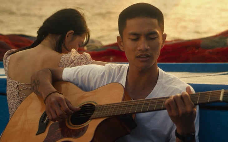 Cậu chàng đi biển bất ngờ trở thành ‘hot boy’ nhờ hit ‘Phép màu’ 'Đàn cá gỗ': Bộ phim ngắn sống dậy nhờ hit quốc dân 'Phép màu' - Ảnh 2.