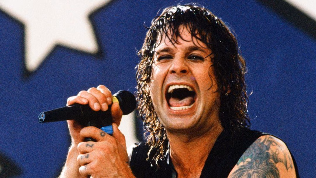 Ozzy Osbourne qua đời ở tuổi 76 Ozzy Osbourne là giọng ca huyền thoại của làng nhạc rock (Ảnh: Getty Images).