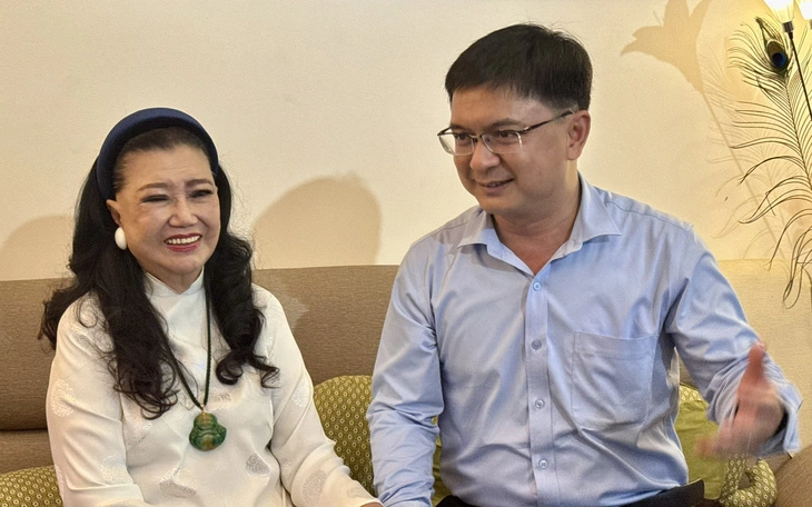 TP HCM: Thăm hỏi các nghệ sĩ lão thành nhân kỷ niệm 50 năm Ngày Giải phóng miền Nam - Ảnh 3.