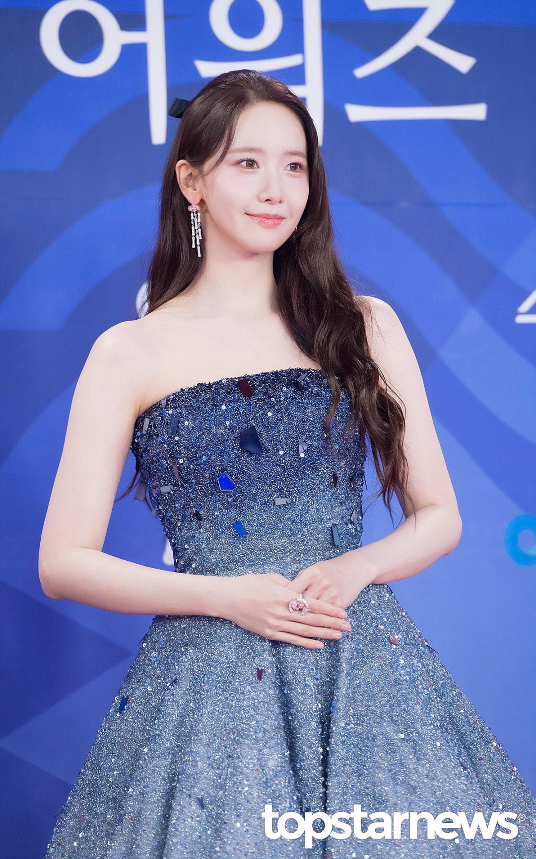 Yoona: 18 năm nhan sắc bất biến và thành công vượt trội trong sự nghiệp diễn xuất Cách đây ít ngày, nhan sắc phong thần của Yoona đã gây sốt tại lễ trao giải Rồng Xanh truyền hình 2025.