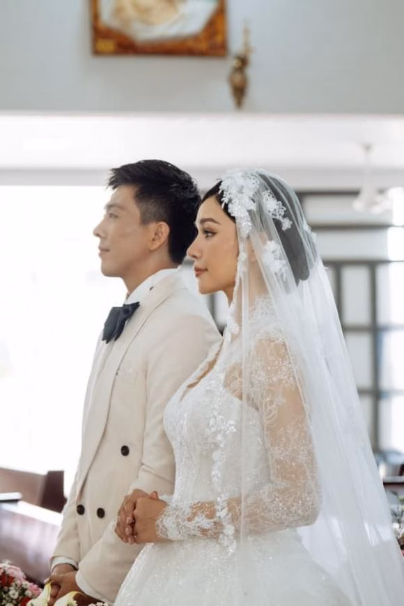 cap-doi-nguoi-mau-dien-vien-cua-showbiz-viet-bat-ngo-tung-anh-cuoi-sau-5-nam-hen-ho-1-ngoisaovn-w600-h900 5