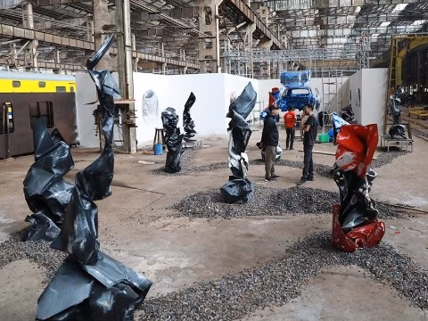 Phan Quang giới thiệu triển lãm “Sóng vỗ cát trời” tại Hà Nội