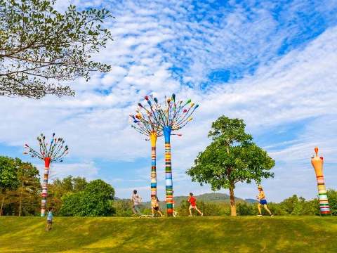 Phan Quang giới thiệu triển lãm “Sóng vỗ cát trời” tại Hà Nội