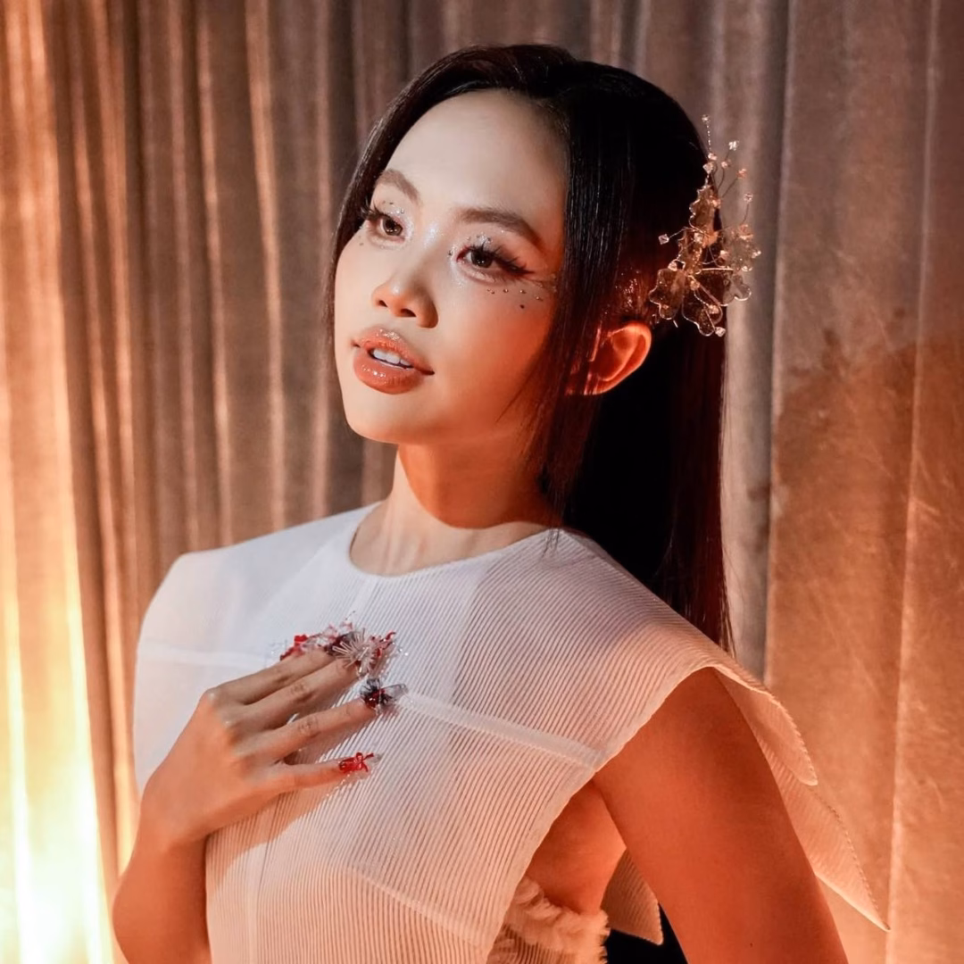 Phương Mỹ Chi diện váy made in Việt Nam rạng rỡ tại chung kết Sing! Asia Thời kỳ đẹp nhất của Phương Mỹ Chi- Ảnh 16.