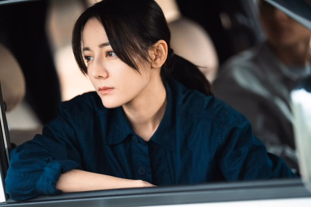 Địch Lệ Nhiệt Ba gây tiếc nuối trong phim Lợi Kiếm Hoa Hồng Địch Lệ Nhiệt Ba gây tranh cãi khi tái xuất, rating Lợi Kiếm Hoa Hồng lao dốc - Ảnh 3