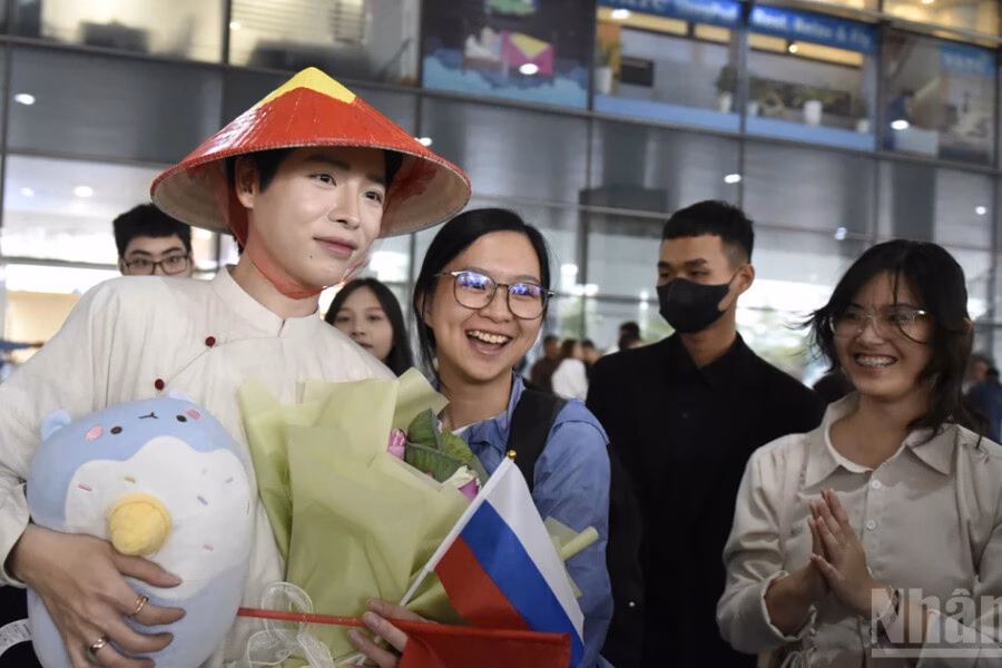 Anh em ca sĩ Chi Dân rủ nhiều người chơi ma túy như thế nào?