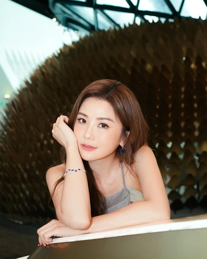 Ngôi sao Hồng Kông vẫn được săn đón ở tuổi ngoài 40